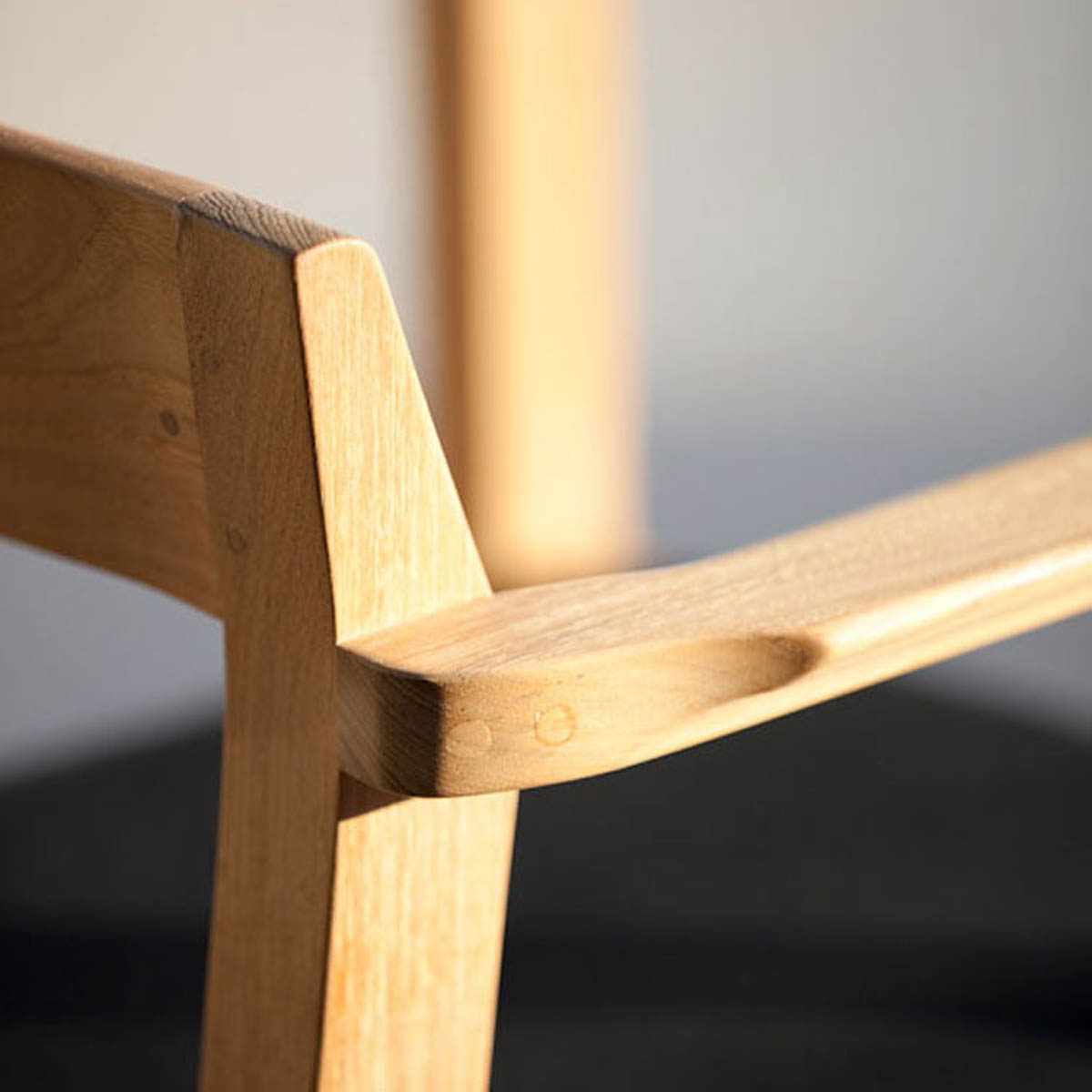 12901-horizon-armchair