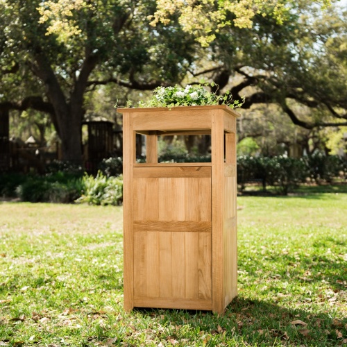 18167 palazzo three receptacle angled side view on grass field with trees in background