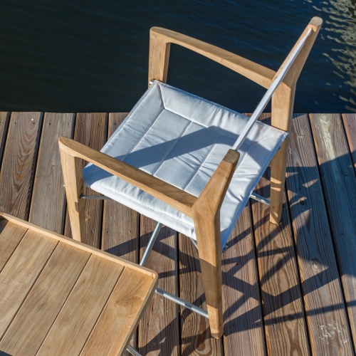 12915F Odyssey Director Chair AR QR Code on white background