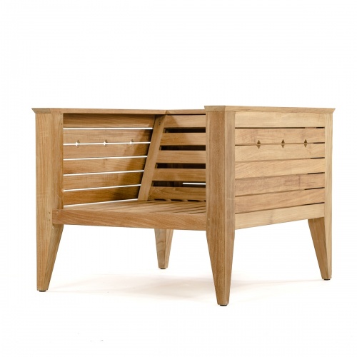 outdoor lounge chairs