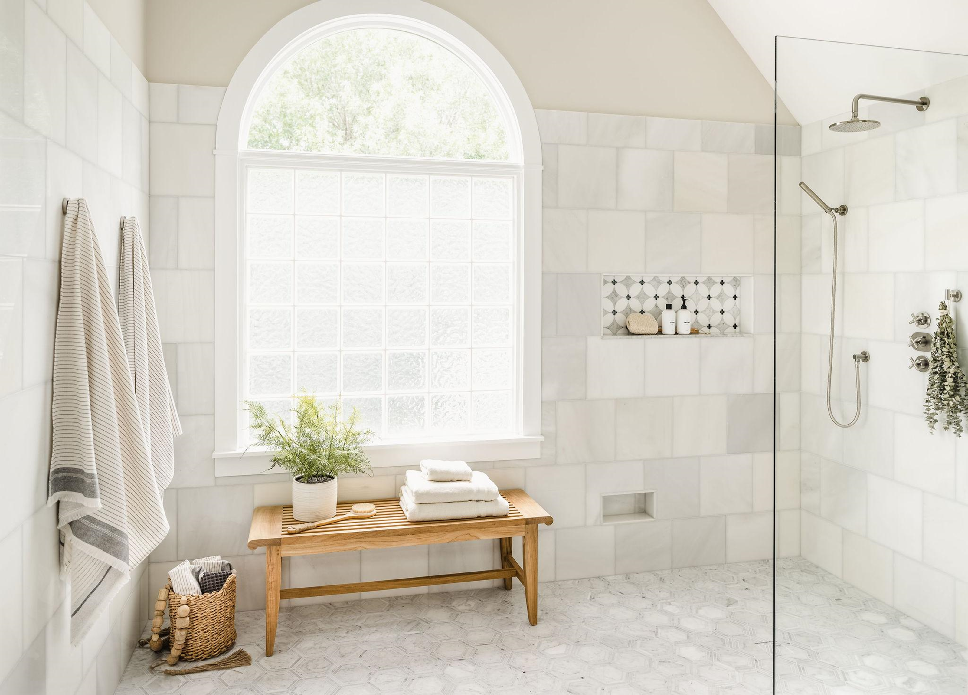 3 ft Laguna Backless Shower Bench in white walk in shower