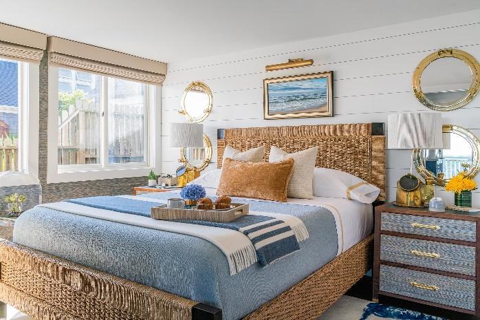 An image of the bedroom of the seaside condo.