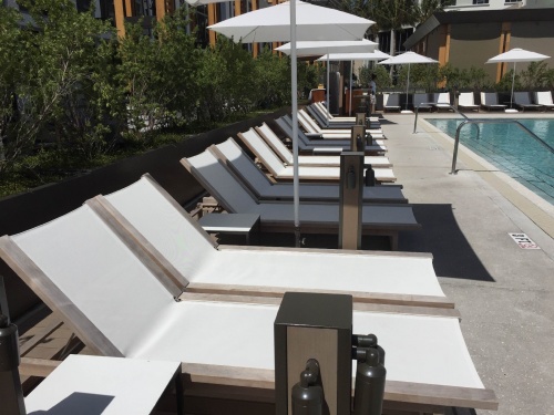 Maya Lounger White - Picture B