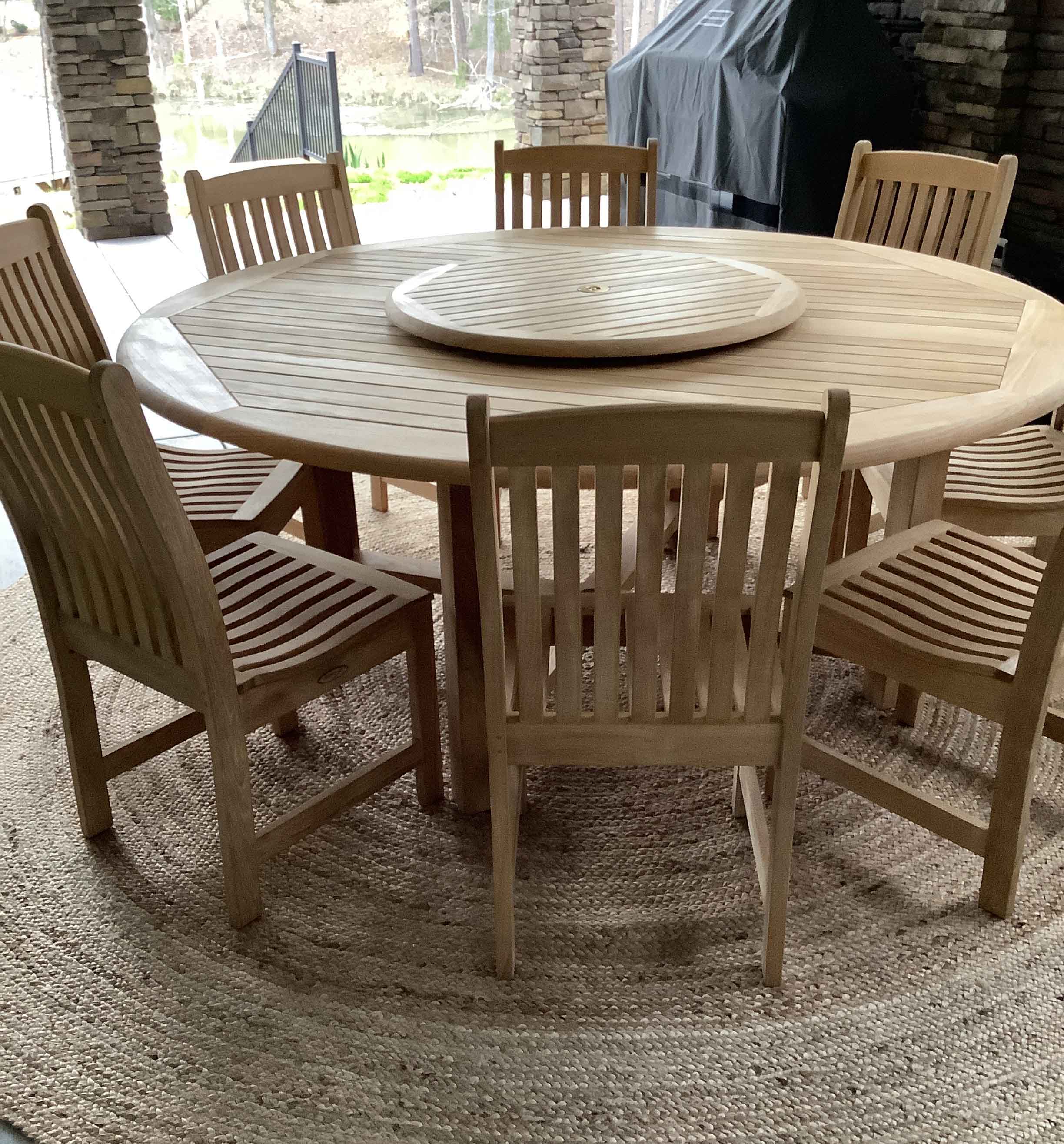 Stacking_Chair_With_Arms